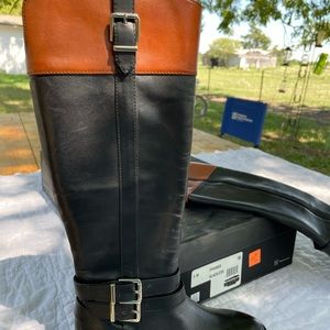 Frankie Cogg, size 5m, new, ships without box.